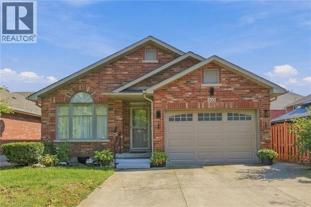 102 Cove Crescent