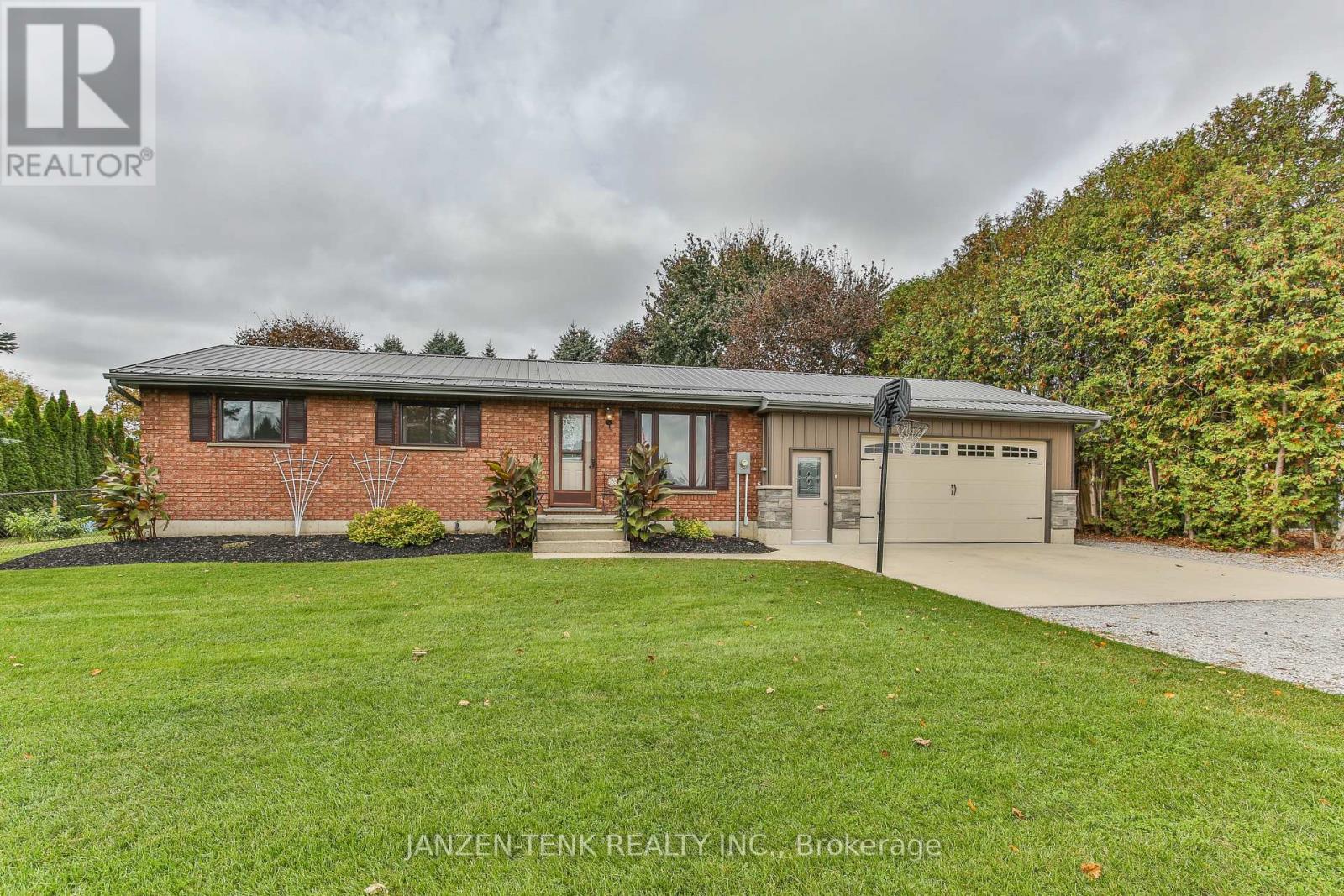401 19 Highway, Tillsonburg, Ontario  N4G 4G9 - Photo 2 - X14085098
