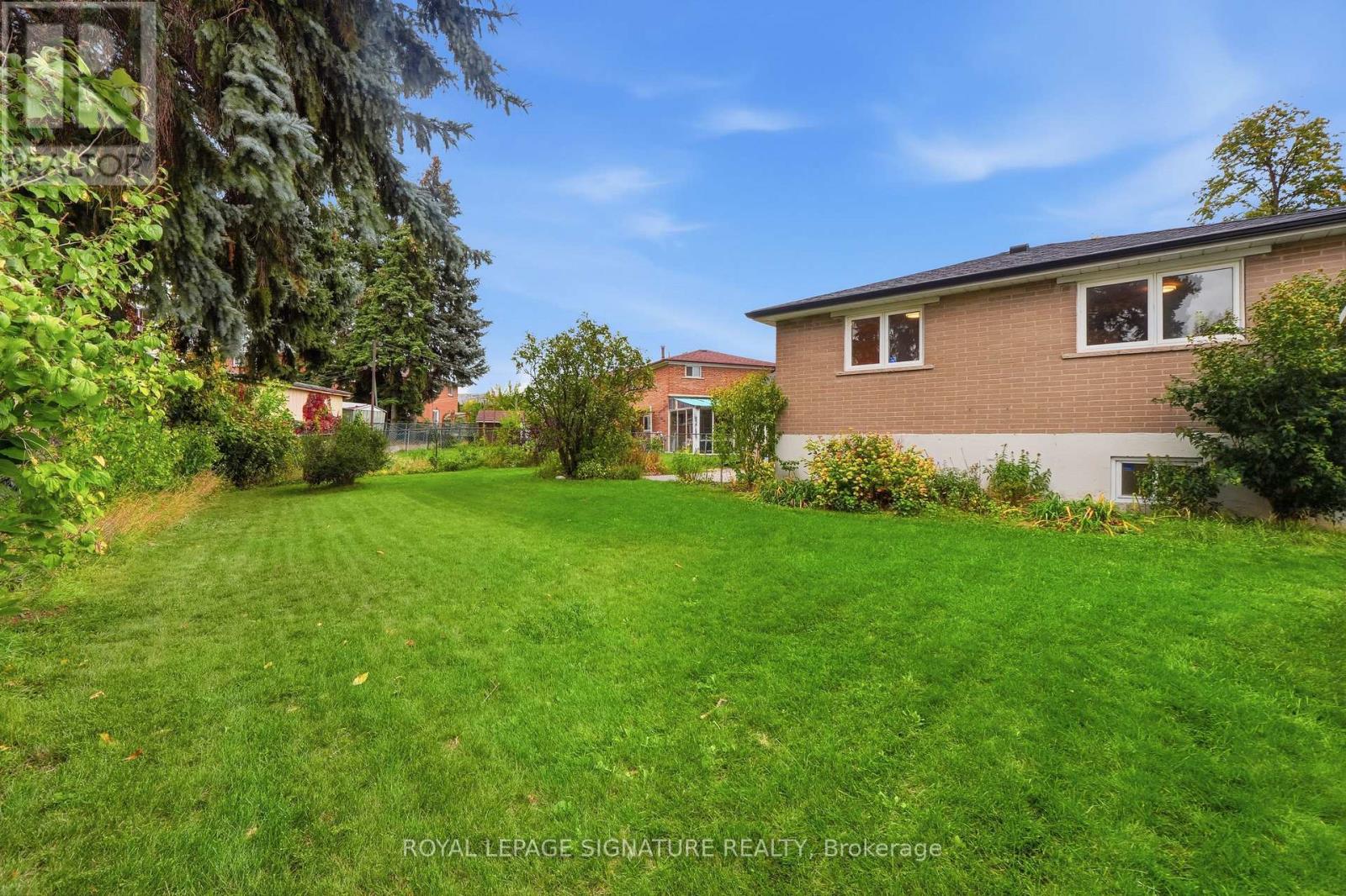 50 Killamarsh Drive, Toronto, Ontario  M3J 1J3 - Photo 31 - W14085112