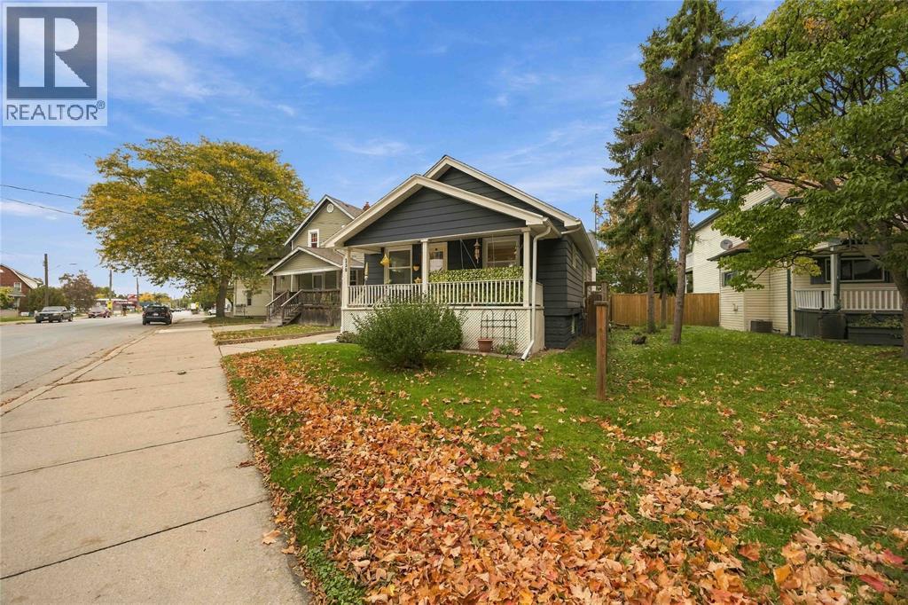 230 Ontario Street, Sarnia, Ontario  N7T 1L4 - Photo 3 - 26025300
