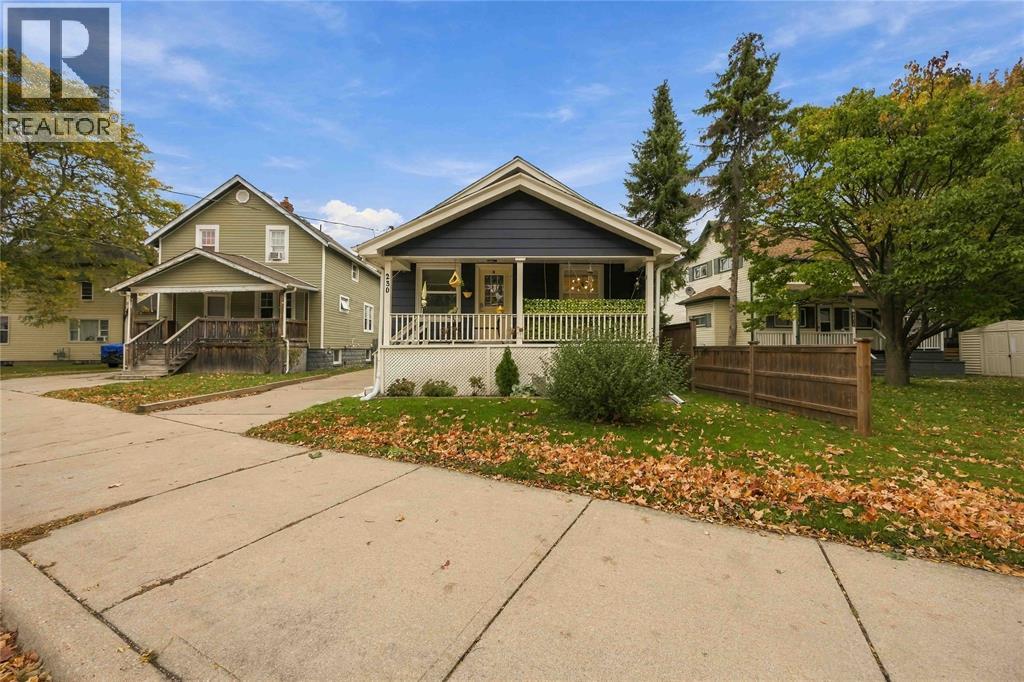 230 Ontario Street, Sarnia, Ontario  N7T 1L4 - Photo 2 - 26025300