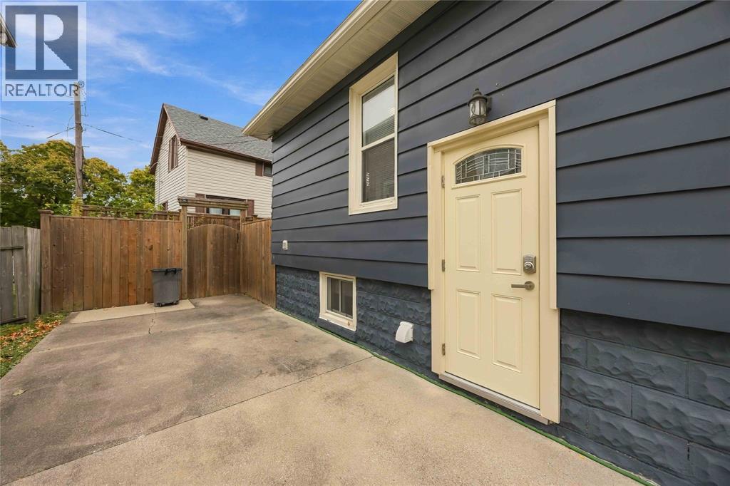 230 Ontario Street, Sarnia, Ontario  N7T 1L4 - Photo 5 - 26025300