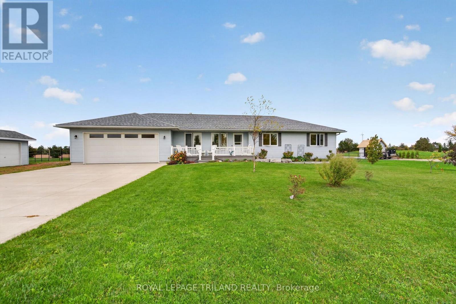 8578 Vance Drive, Lambton Shores, Ontario  N0N 1J7 - Photo 11 - X14085166