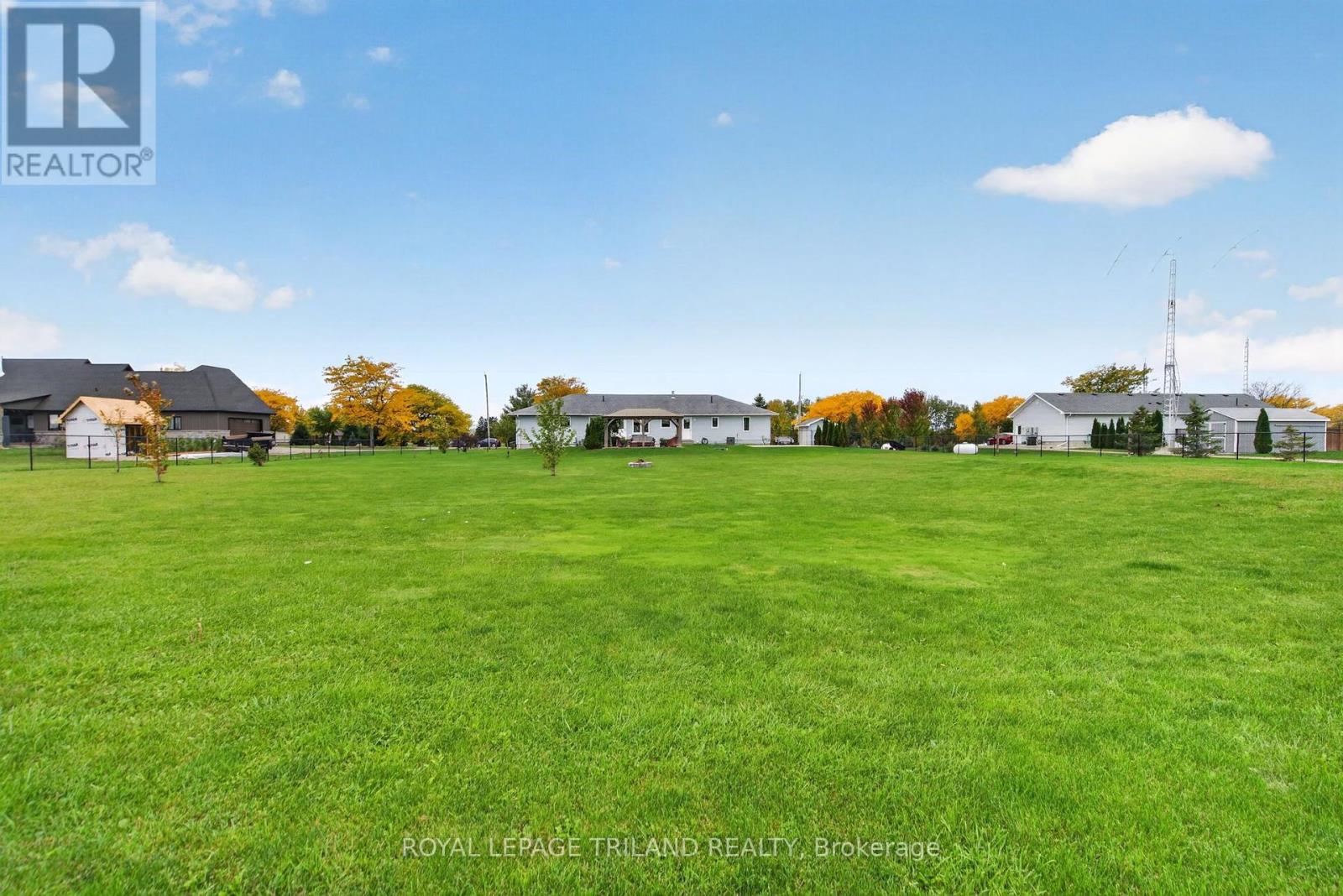 8578 Vance Drive, Lambton Shores, Ontario  N0N 1J7 - Photo 16 - X14085166