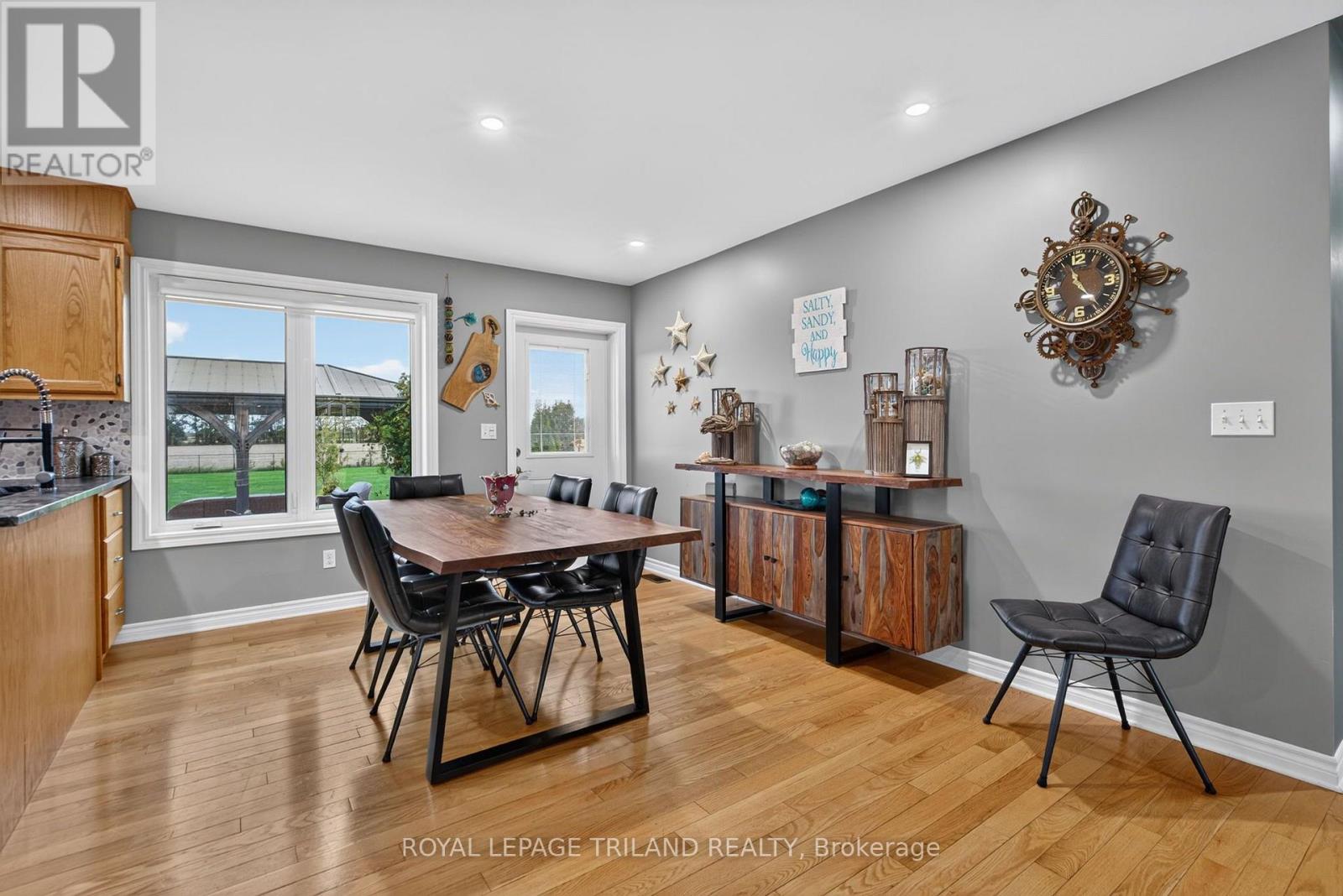 8578 Vance Drive, Lambton Shores, Ontario  N0N 1J7 - Photo 21 - X14085166