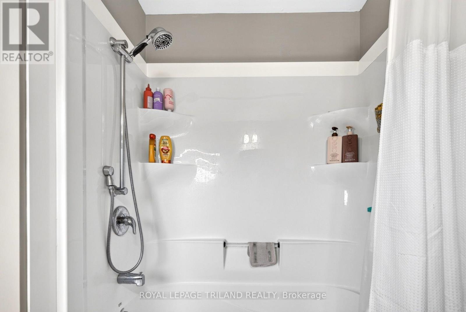 8578 Vance Drive, Lambton Shores, Ontario  N0N 1J7 - Photo 35 - X14085166