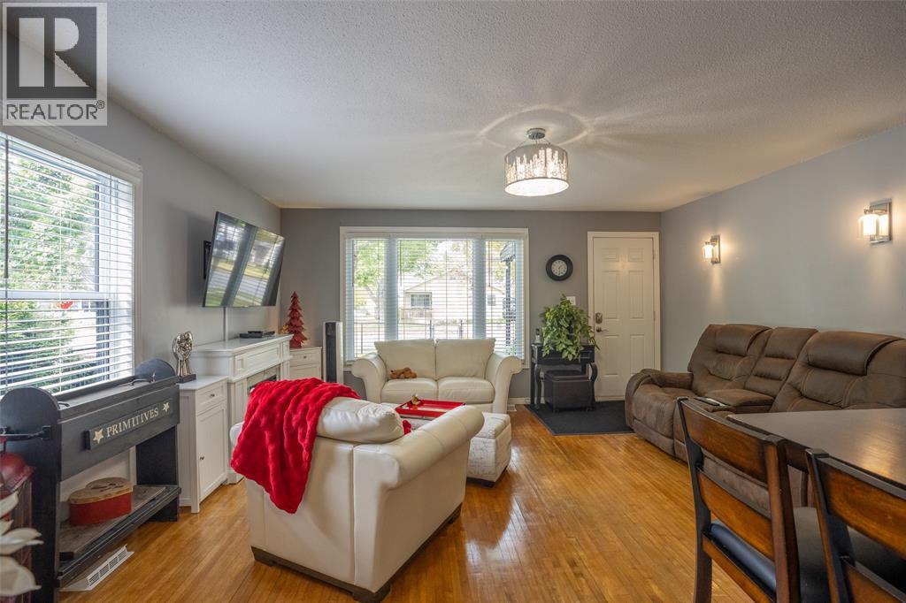 549 Cromwell Street, Sarnia, Ontario  N7T 3Z5 - Photo 10 - 26025003