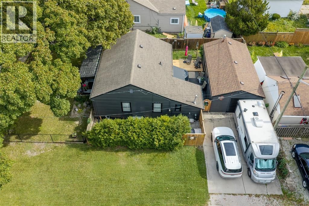 549 Cromwell Street, Sarnia, Ontario  N7T 3Z5 - Photo 2 - 26025003
