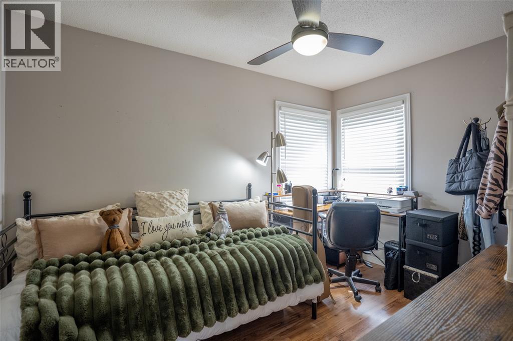 549 Cromwell Street, Sarnia, Ontario  N7T 3Z5 - Photo 9 - 26025003