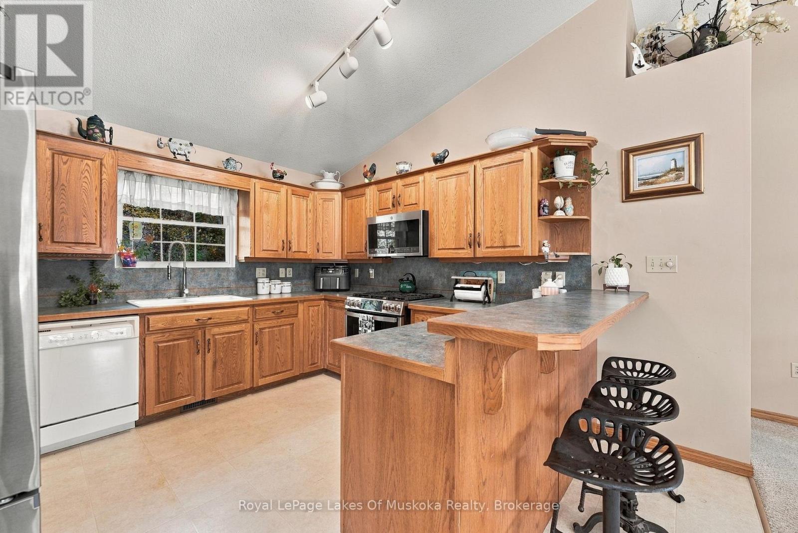 51 Golf Course Road, Magnetawan, Ontario  P0A 1P0 - Photo 13 - X14085148