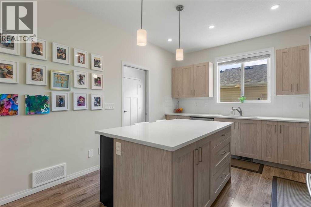 124 South Point Court Sw, Airdrie, Alberta  T4B 4K9 - Photo 10 - A2352396