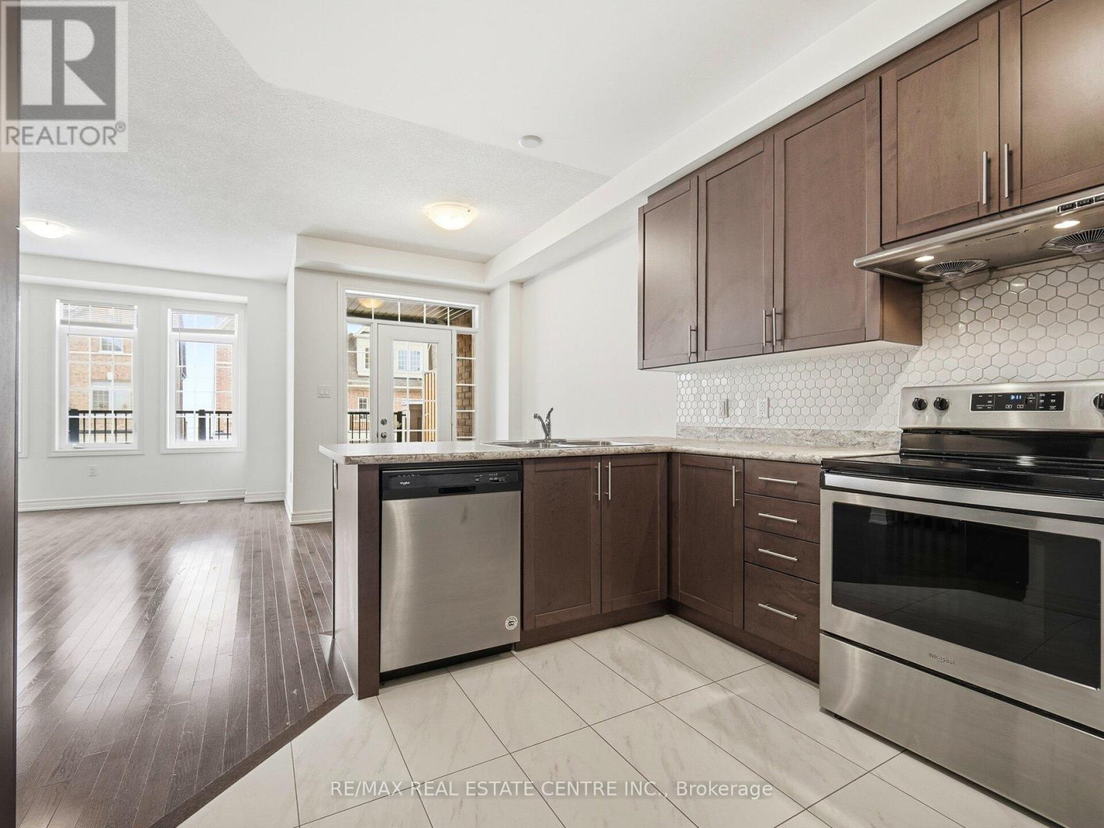 109 Fruitvale Circle, Brampton, Ontario  L7A 5C4 - Photo 15 - W13784576