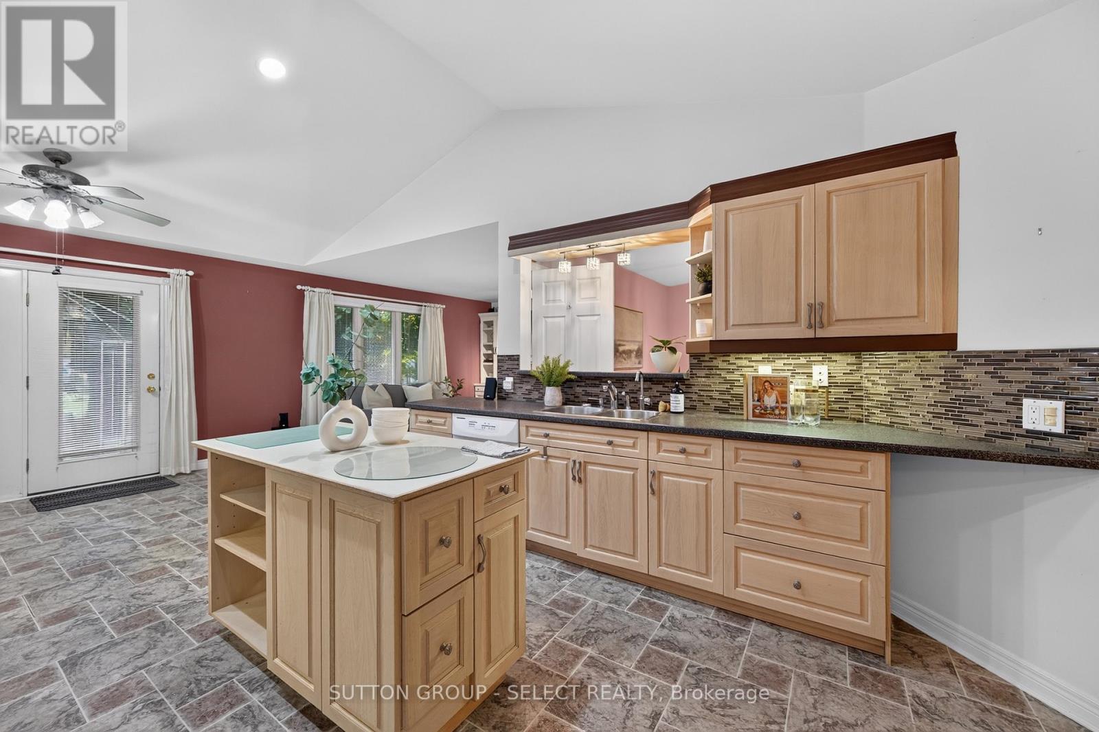 8 Kennedy Court, Middlesex Centre, Ontario  N0M 2A0 - Photo 15 - X14085228