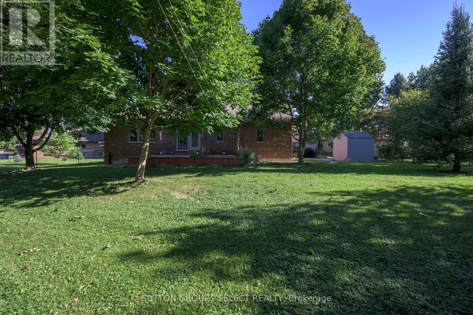 8 Kennedy Court, Middlesex Centre, Ontario  N0M 2A0 - Photo 6 - X14085228