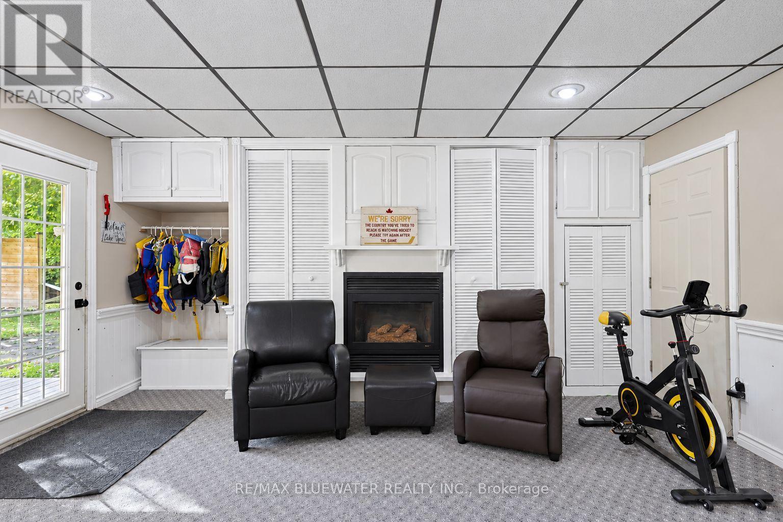 8437 Defore Drive, Lambton Shores, Ontario  N0M 1T0 - Photo 11 - X14085270