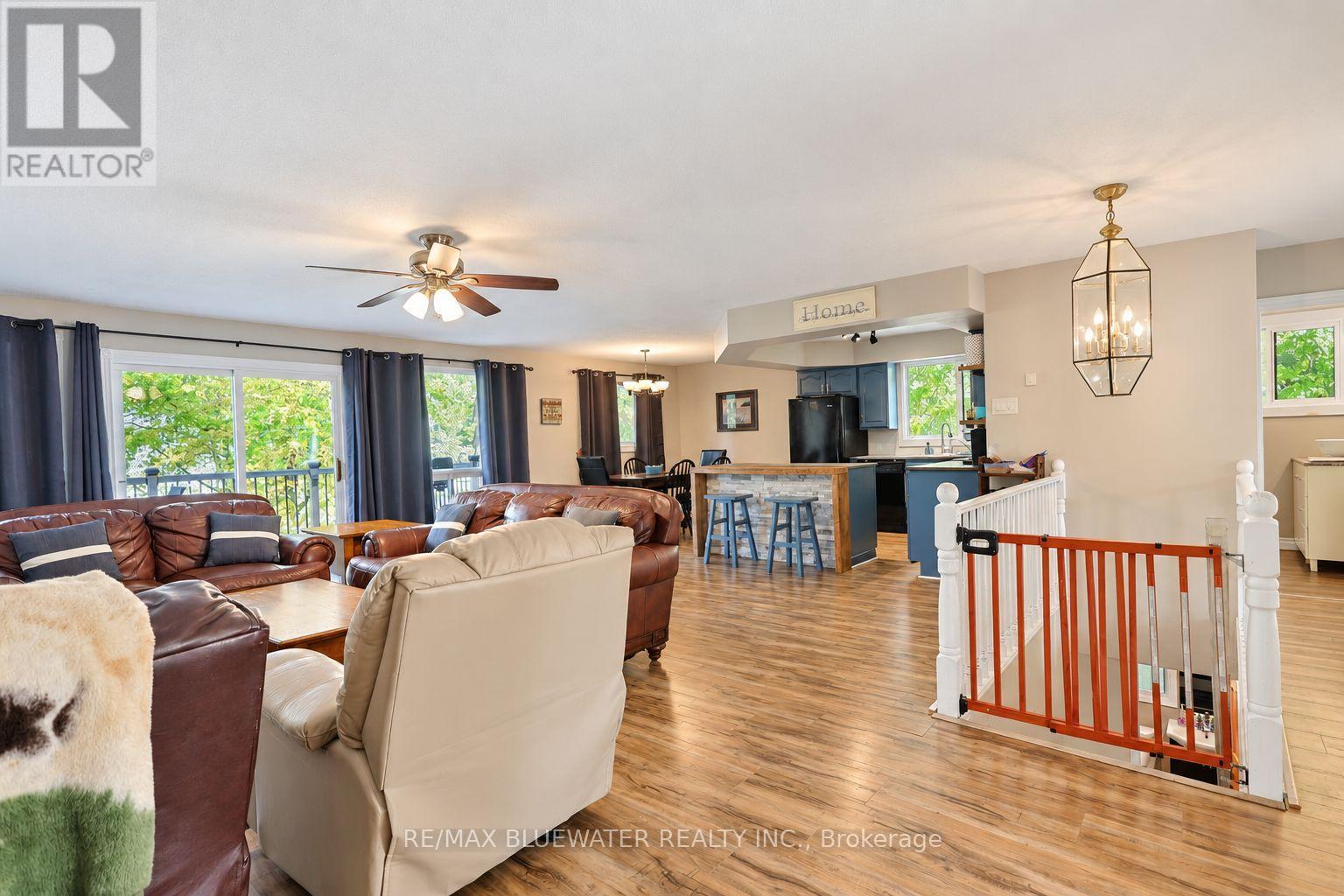 8437 Defore Drive, Lambton Shores, Ontario  N0M 1T0 - Photo 18 - X14085270