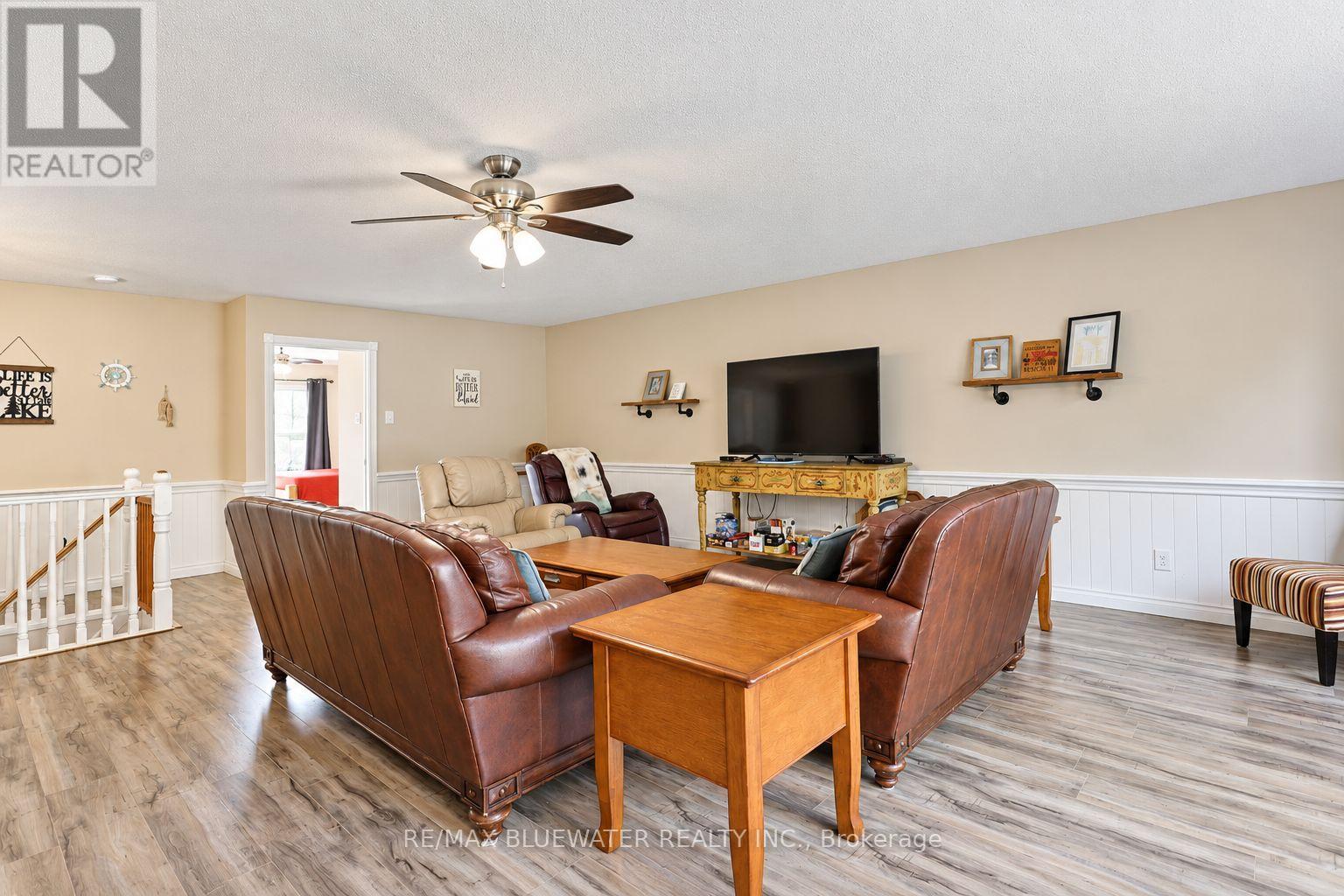 8437 Defore Drive, Lambton Shores, Ontario  N0M 1T0 - Photo 19 - X14085270
