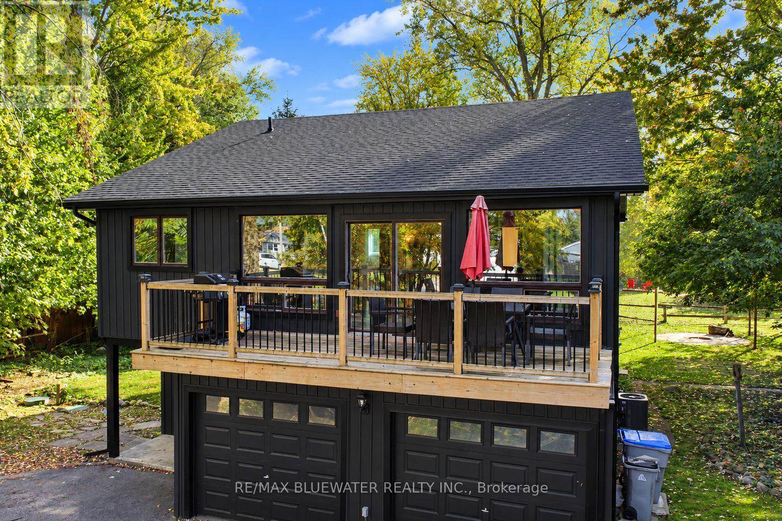 8437 Defore Drive, Lambton Shores, Ontario  N0M 1T0 - Photo 26 - X14085270