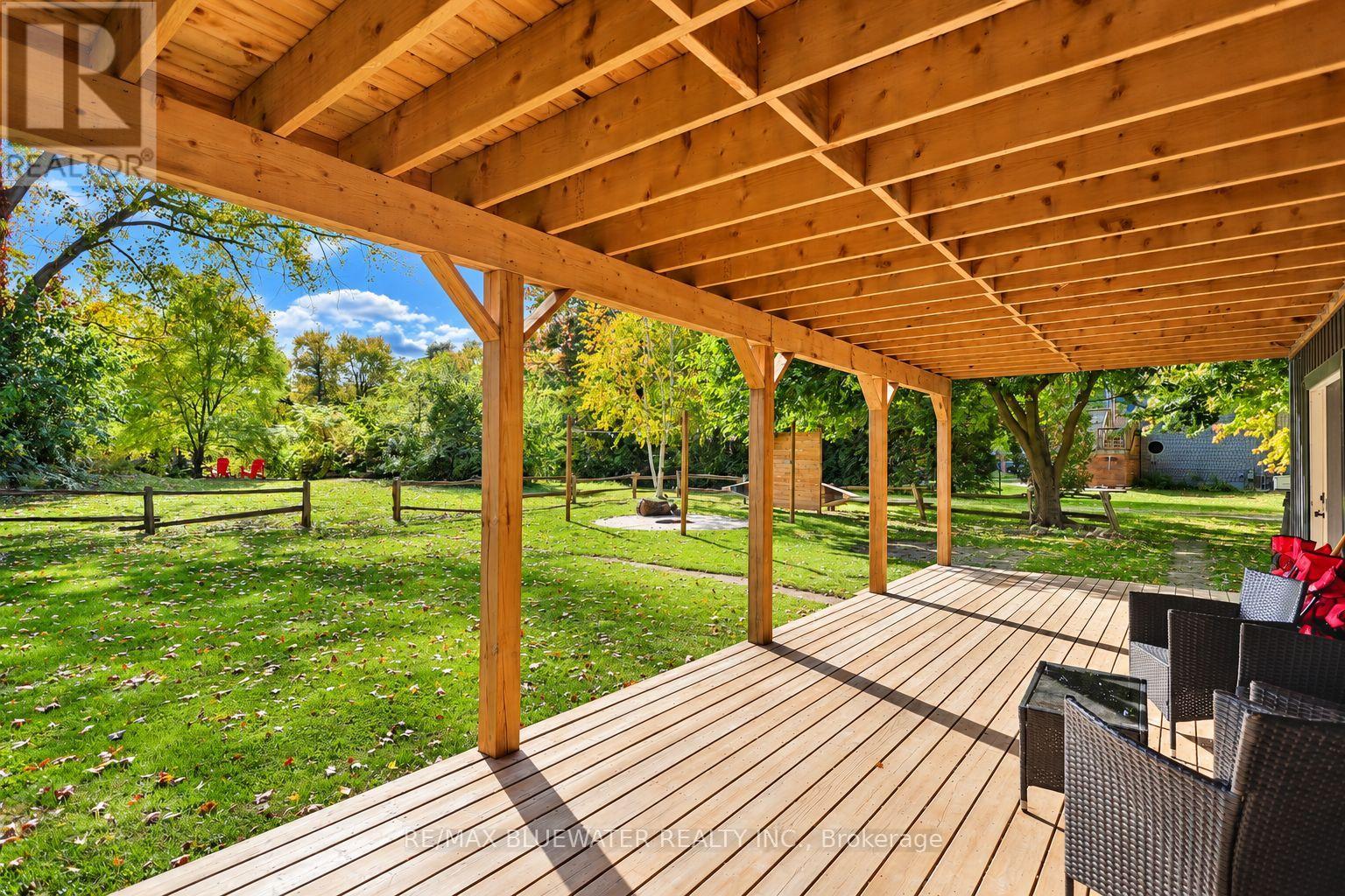 8437 Defore Drive, Lambton Shores, Ontario  N0M 1T0 - Photo 37 - X14085270