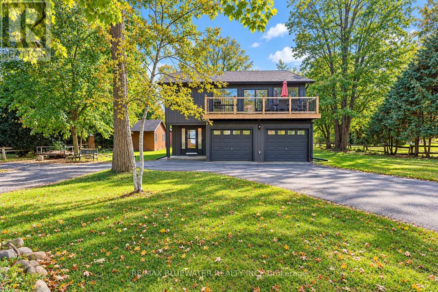 8437 Defore Drive, Lambton Shores, Ontario  N0M 1T0 - Photo 6 - X14085270