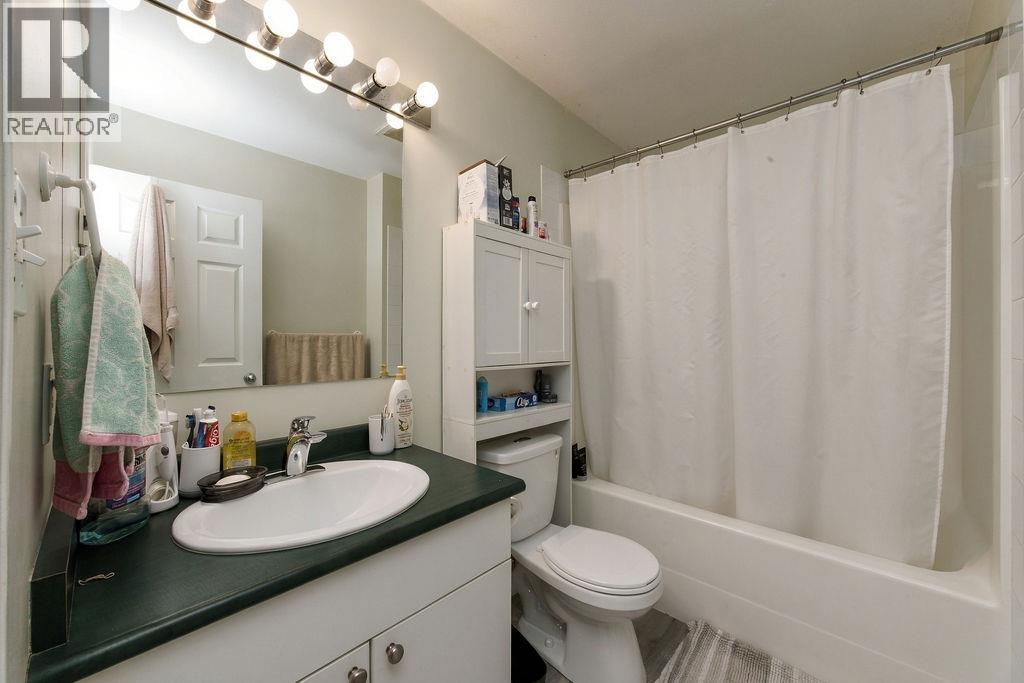 2442 Grant Road, Roberts Creek, British Columbia  V0N 2W5 - Photo 38 - R3171171