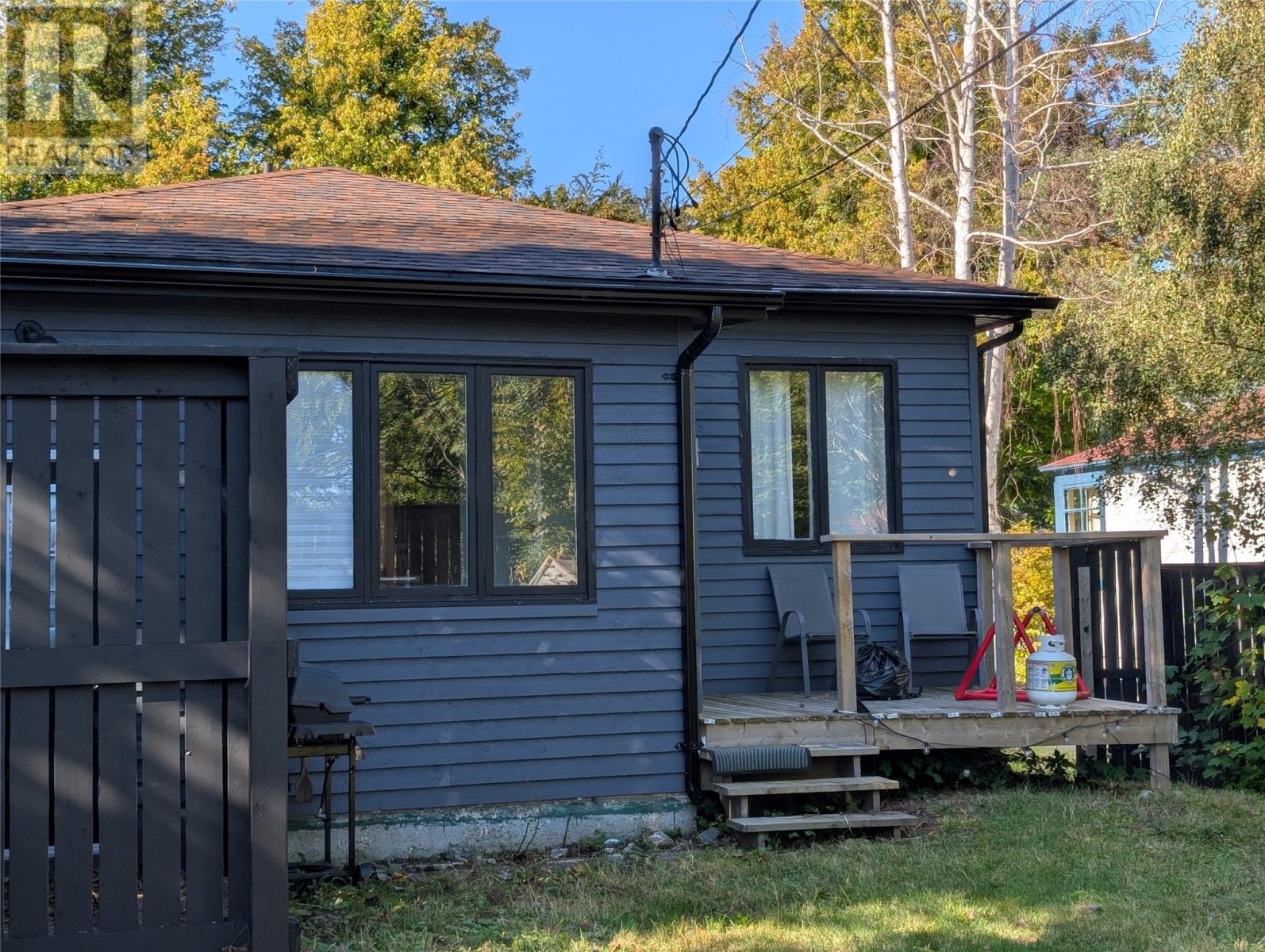 6 Elm Place, St. John's — photo 2