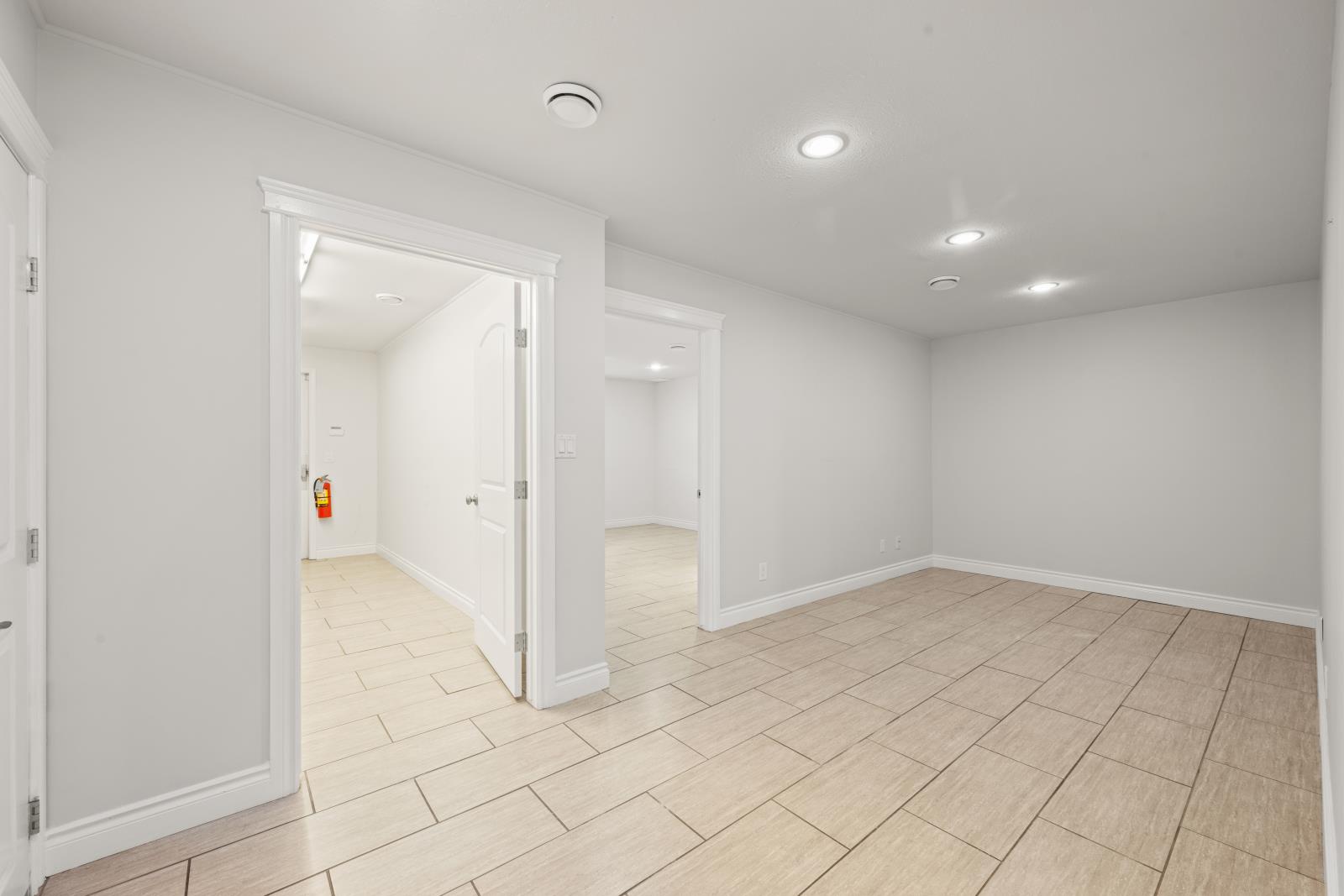 8846-8848-8850 60 Ave Nw, Edmonton, Alberta  T6E 6A6 - Photo 23 - 45737025