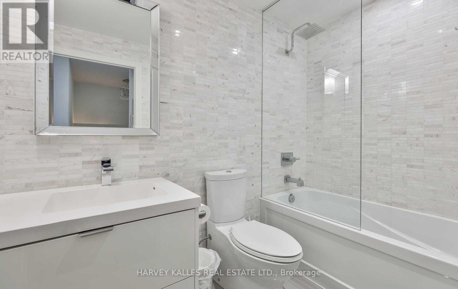 3503 - 8 The Esplanade Avenue, Toronto, Ontario  M5E 0A6 - Photo 15 - C14085234