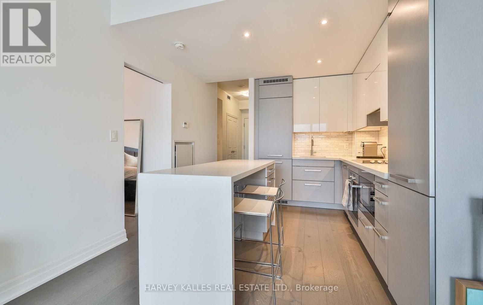 3503 - 8 The Esplanade Avenue, Toronto, Ontario  M5E 0A6 - Photo 6 - C14085234
