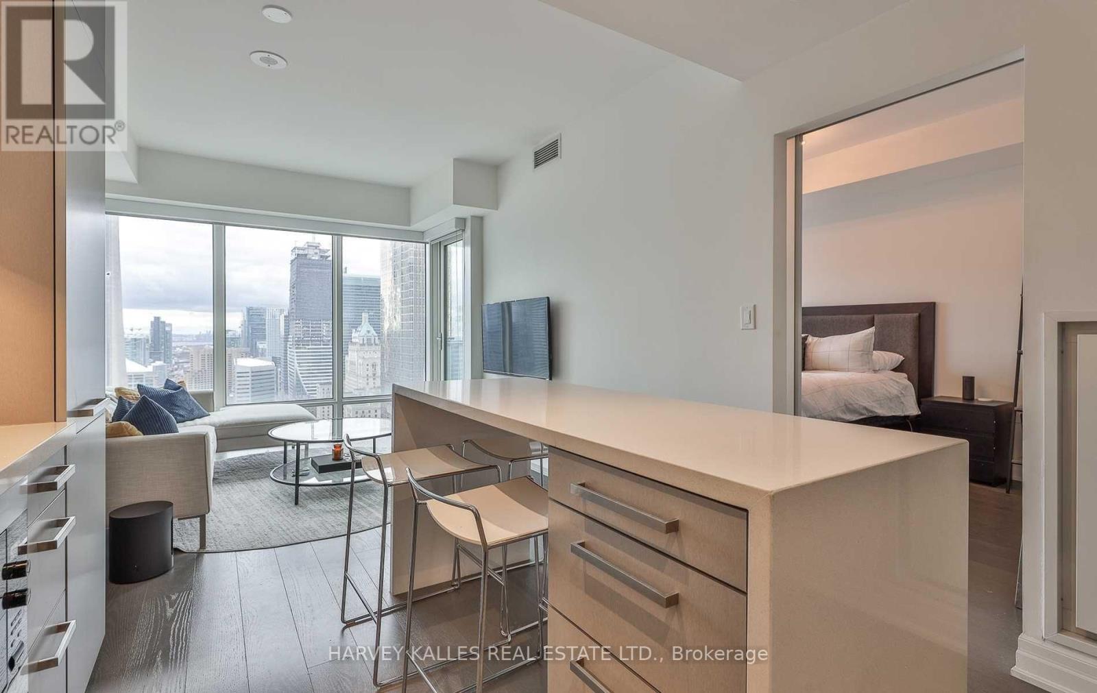 3503 - 8 The Esplanade Avenue, Toronto, Ontario  M5E 0A6 - Photo 7 - C14085234