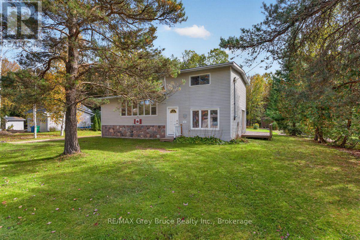 243 Mccullough Lake Drive, Chatsworth, Ontario  N0H 2V0 - Photo 5 - X14085222