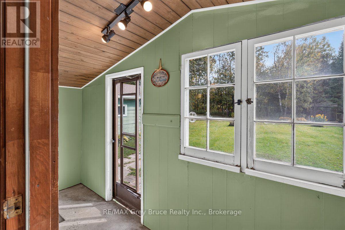 243 Mccullough Lake Drive, Chatsworth, Ontario  N0H 2V0 - Photo 7 - X14085222