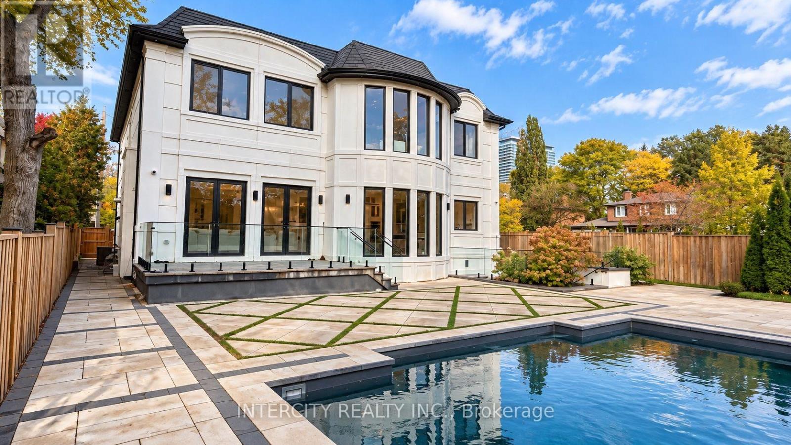1 Silvergrove Road, Toronto, Ontario  M2L 2N5 - Photo 3 - C14084488
