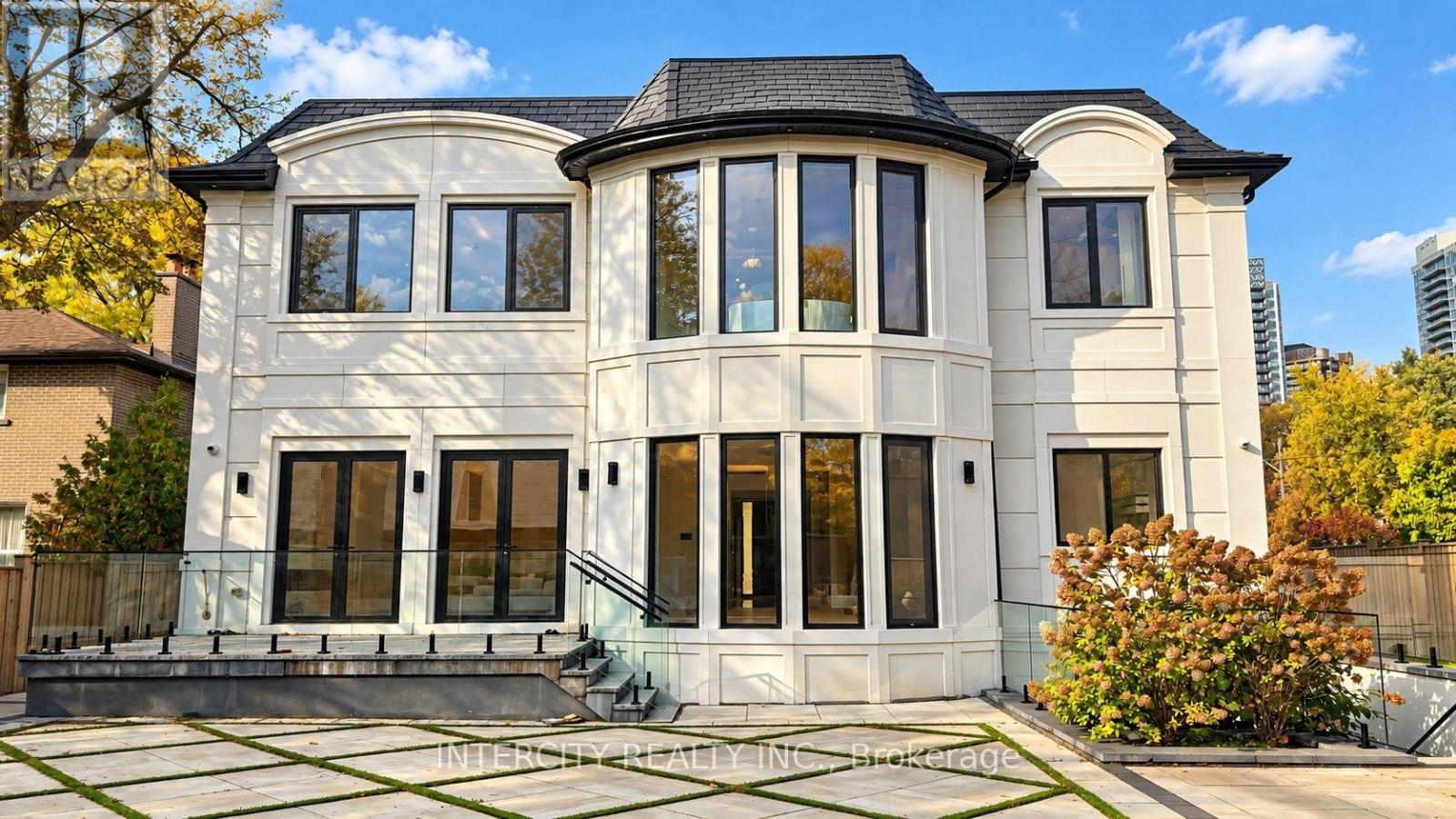 1 Silvergrove Road, Toronto, Ontario  M2L 2N5 - Photo 4 - C14084488