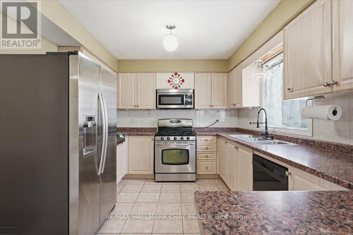 Main/upper - 484 Ferndale Drive N, Barrie (Northwest), Ontario  L4N 0S1 - Photo 11 - S14085326