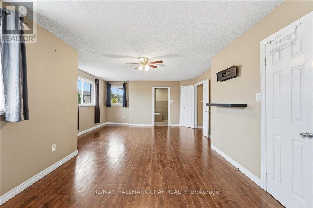 Main/upper - 484 Ferndale Drive N, Barrie (Northwest), Ontario  L4N 0S1 - Photo 16 - S14085326