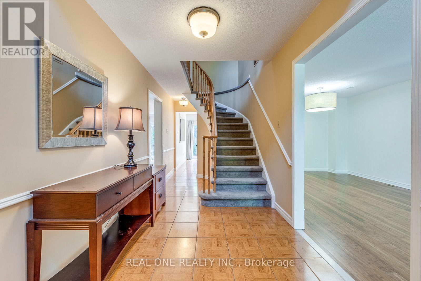 3310 Jackpine Road, Mississauga, Ontario  L5L 4P2 - Photo 5 - W14085238