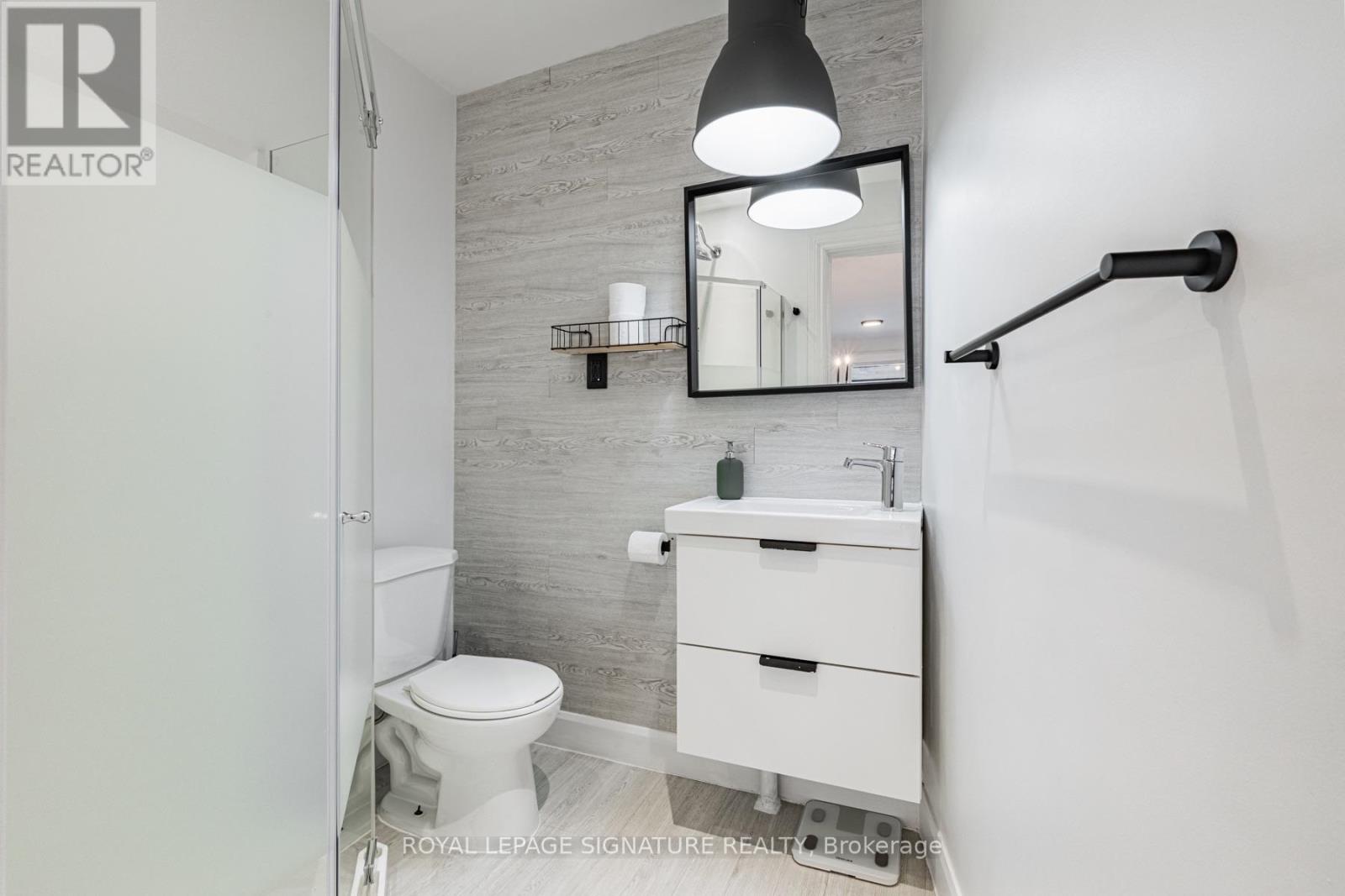 8 Adrian Avenue, Toronto (Weston-Pellam Park), Ontario  M6N 1A1 - Photo 10 - W14085324
