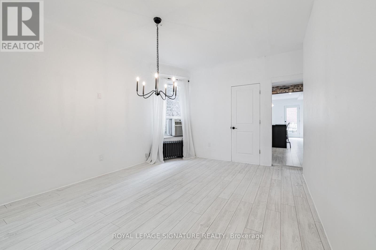 8 Adrian Avenue, Toronto (Weston-Pellam Park), Ontario  M6N 1A1 - Photo 6 - W14085324