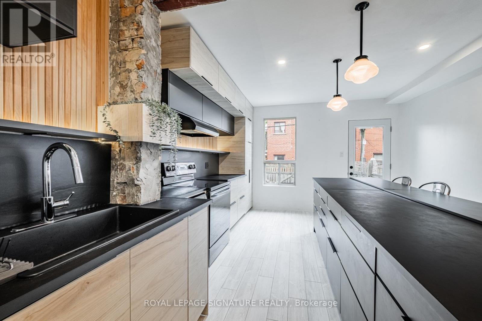 8 Adrian Avenue, Toronto (Weston-Pellam Park), Ontario  M6N 1A1 - Photo 8 - W14085324