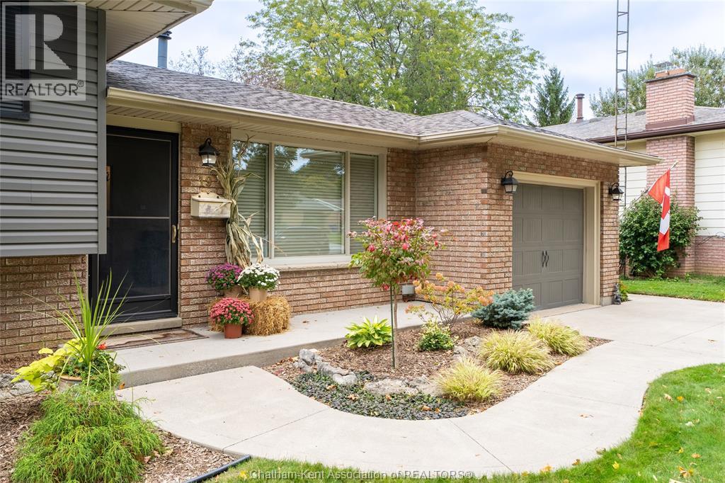 19 Glengarry Crescent, Chatham, Ontario  N7L 4J1 - Photo 2 - 26025421