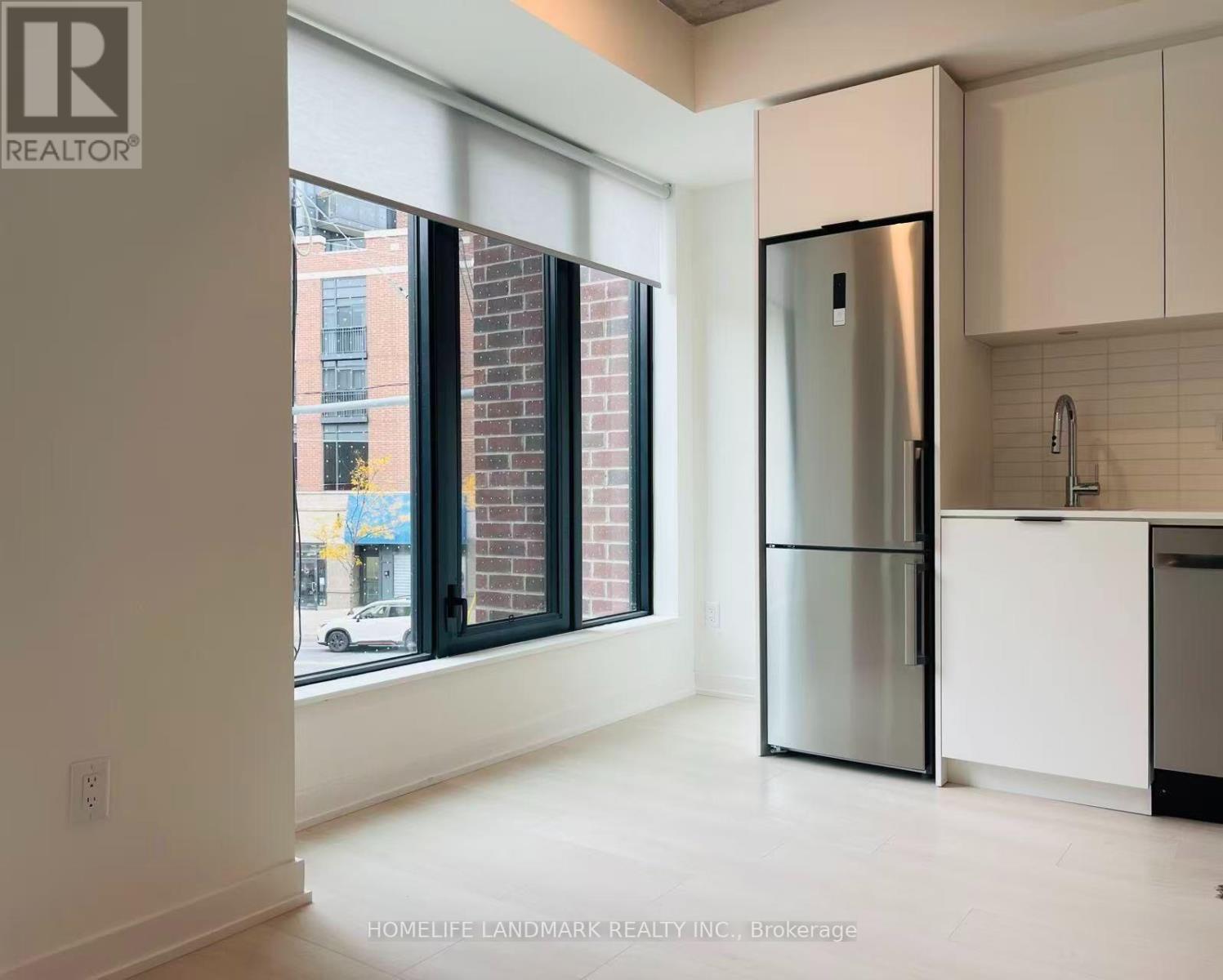 2 Floor - 1 Vine Avenue, Toronto, Ontario  M6P 0C8 - Photo 4 - W13842276