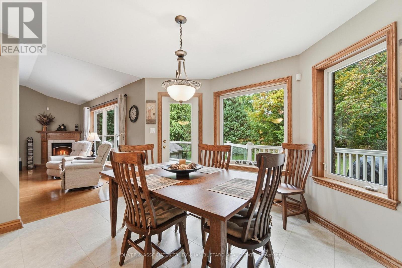 10075 Jennison Crescent, Lambton Shores, Ontario  N0M 1T0 - Photo 14 - X14085380