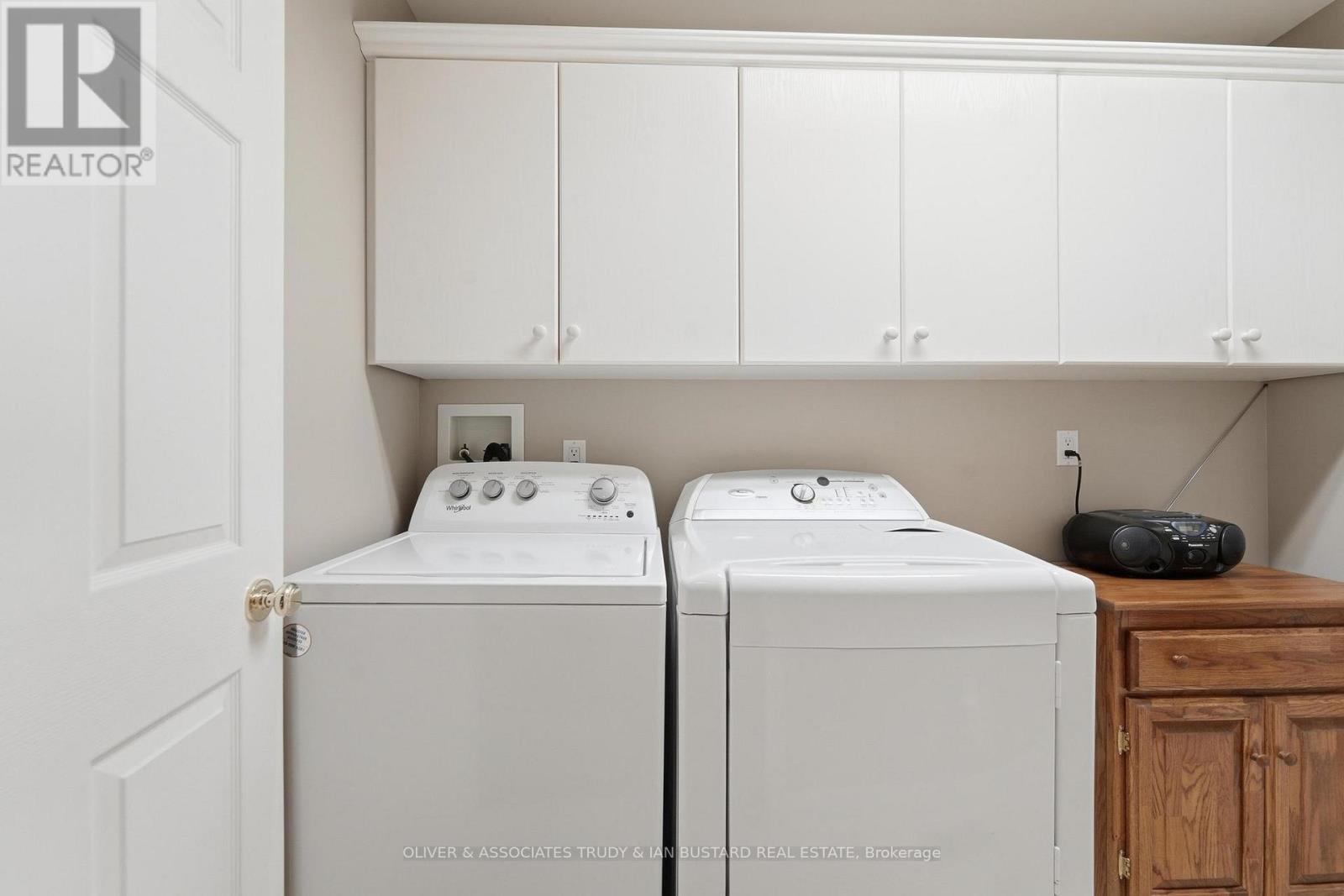 10075 Jennison Crescent, Lambton Shores, Ontario  N0M 1T0 - Photo 25 - X14085380