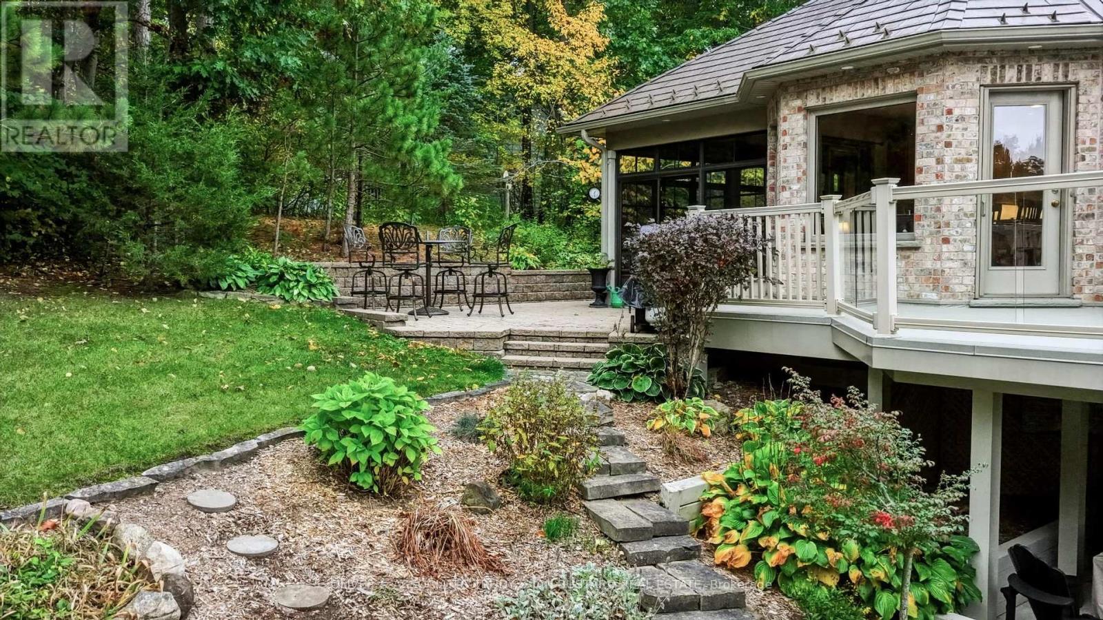 10075 Jennison Crescent, Lambton Shores, Ontario  N0M 1T0 - Photo 36 - X14085380