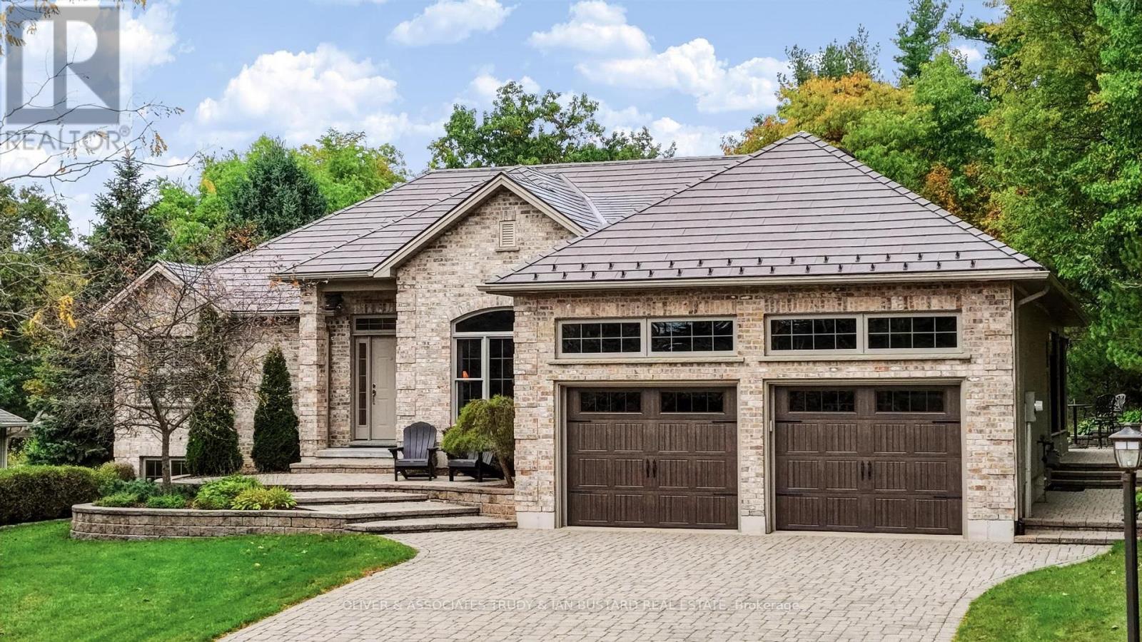 10075 Jennison Crescent, Lambton Shores, Ontario  N0M 1T0 - Photo 46 - X14085380