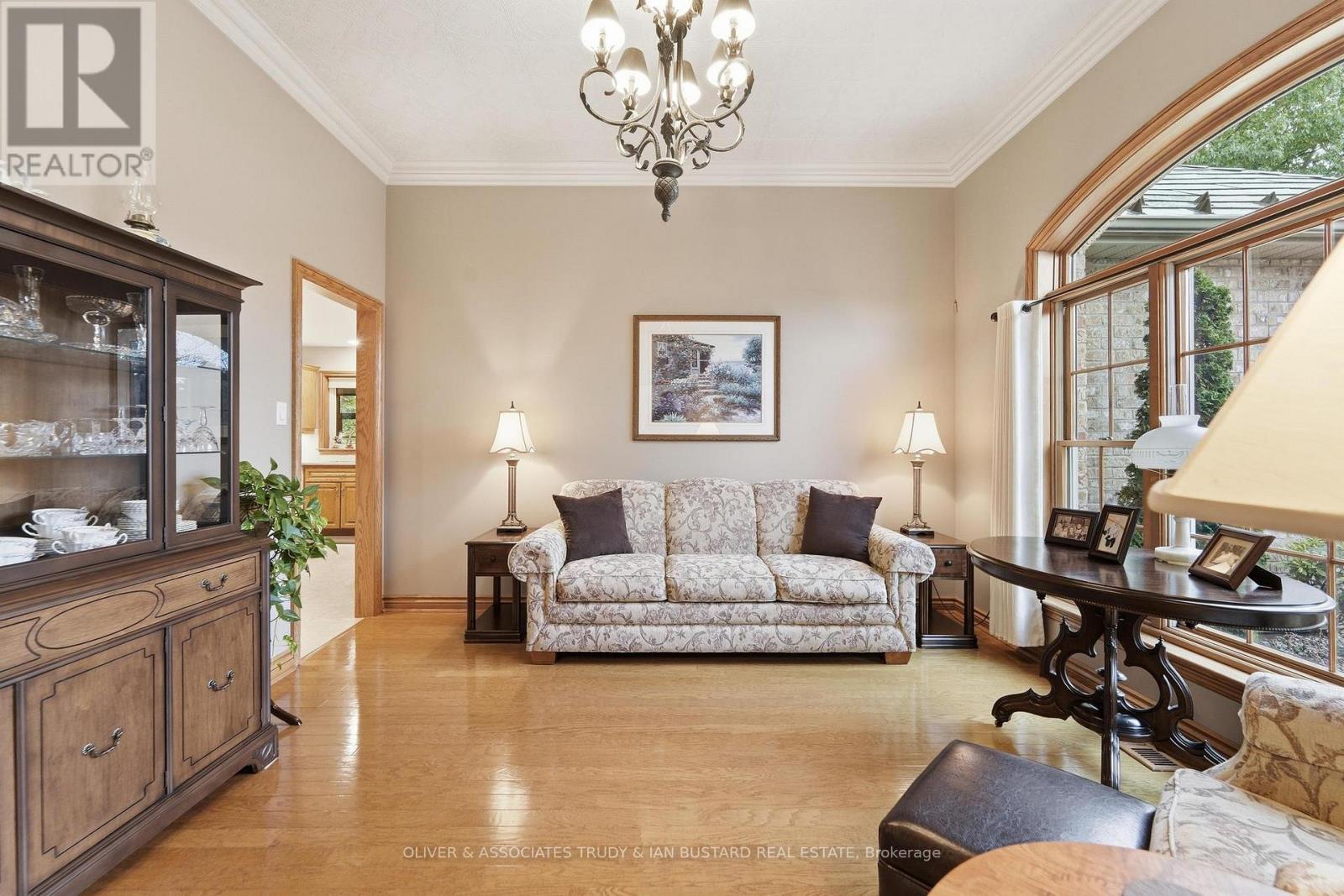 10075 Jennison Crescent, Lambton Shores, Ontario  N0M 1T0 - Photo 5 - X14085380