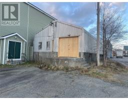 <div class="price">$850 Monthly</div> 12a High Street<br>Grand Falls Windsor, Newfoundland & Labrador<br>