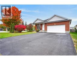 10 PATTISON Place, Fergus, Ontario