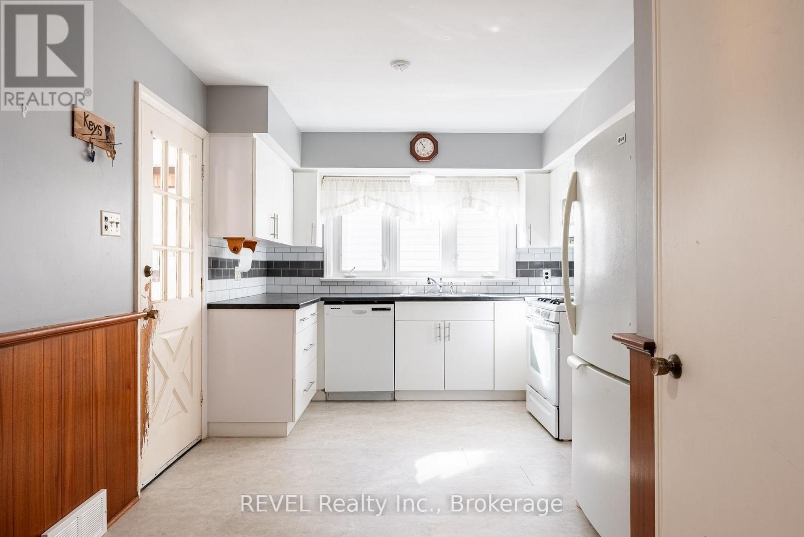 7044 Leeming Street, Niagara Falls, Ontario  L2G 1L3 - Photo 19 - X14085406